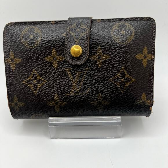 GUC Louis Vuitton Monogram Compact Wallet - Picture 2 of 8